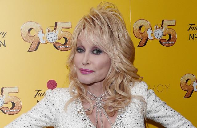 9 to 5: The Musical fans gasp as actress announces Dolly Parton death