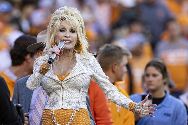 Shania Twain, Céline Dion and more Canadian artists grieve the loss of Dolly Parton