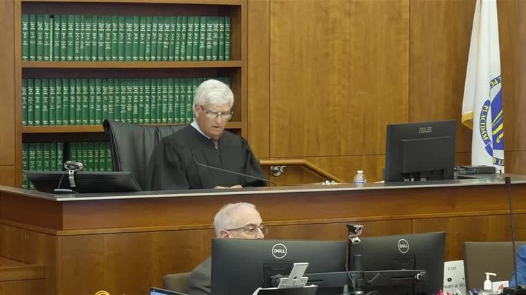 Judge says he must declare mistrial in Lindsay Clancy trial, gives defence one hour to appeal