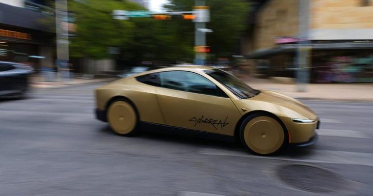 Feds open probe into Musk’s steering-wheel-free taxis a day after he began offering rides in them