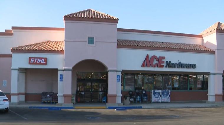 Pregnant woman wrestles stolen AC unit away from thief