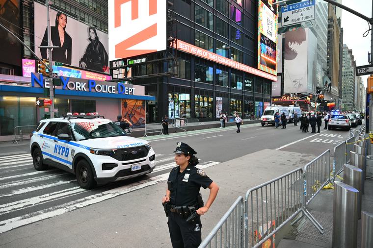 Bank of America vice-president Erin Piacenti killed in Times Square stabbing