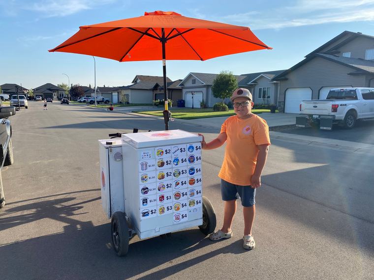 This Dickie Dee-inspired ice cream cooler is turning heads on Saskatchewan streets