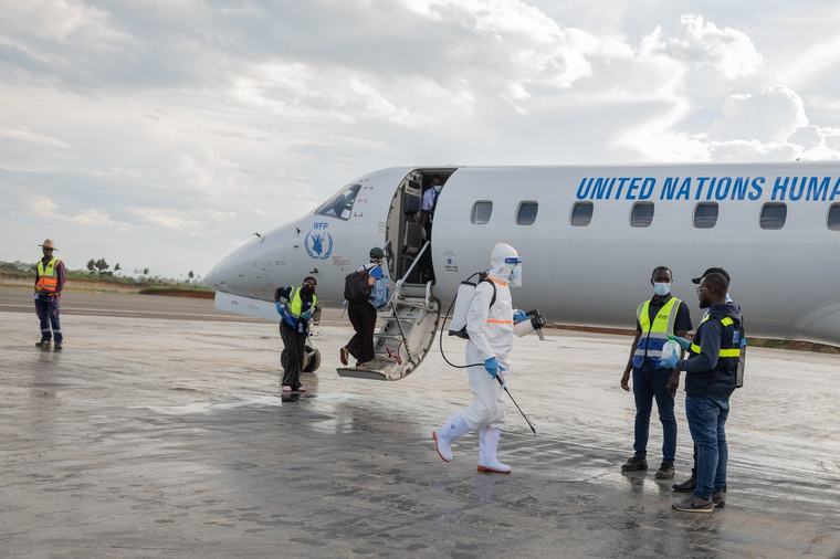 Canada extends Ebola travel restrictions for another 30 days