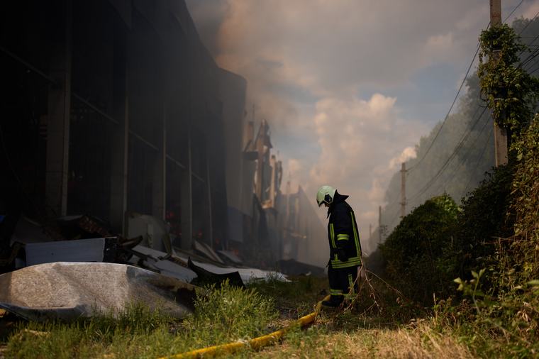 Russian attacks kill at least three in Ukraine, Zelensky says U.S. talks on war are expected