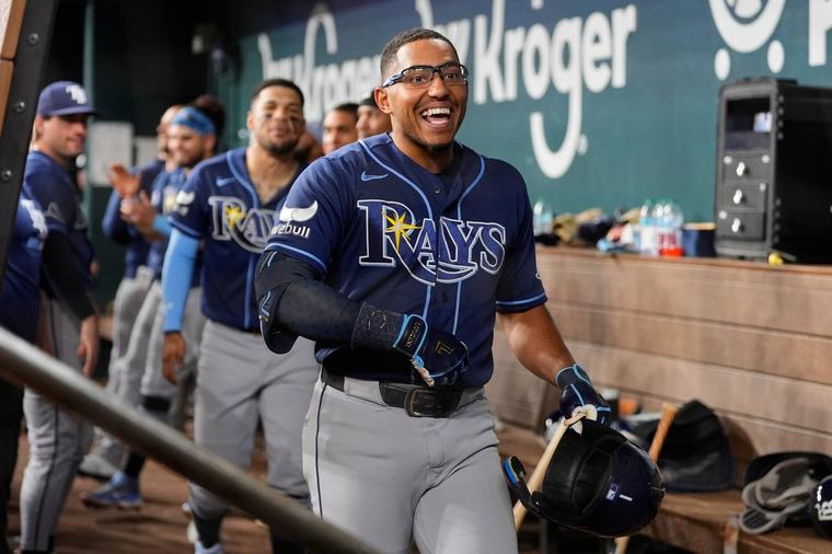 Rays pick up narrow win as Rangers lose ground in wild-card race