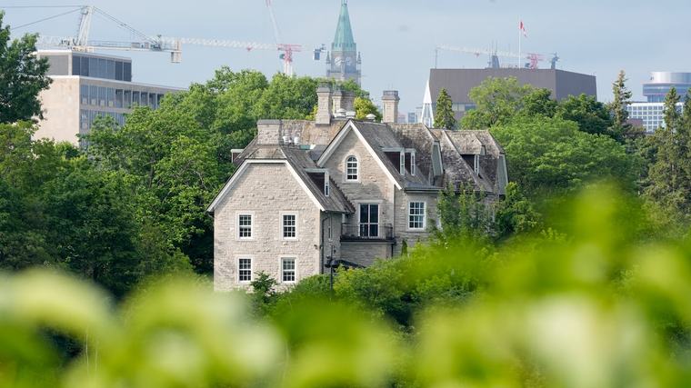 Search begins for Canadian team to restore uninhabitable 24 Sussex Drive
