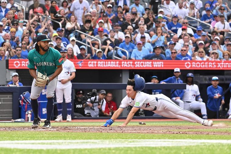 Kirk drives in go-ahead run as Blue Jays come back for 4-3 victory over Mariners