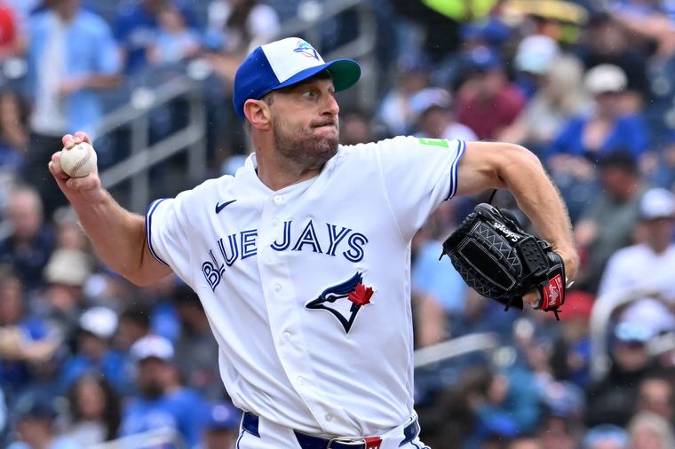 Scherzer shines on the mound as Blue Jays sweep Mariners