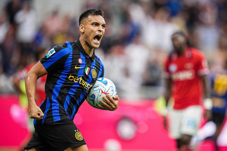 Martínez brace seals thrilling comeback win for Inter over Napoli