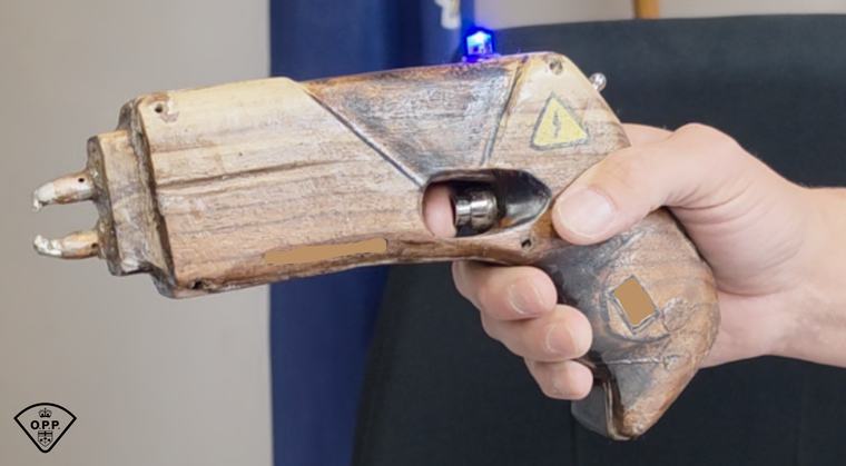 2 arrested after homemade electric weapon, drugs seized in theft investigation