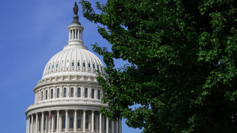 Republicans back Trump in his trade war with Canada