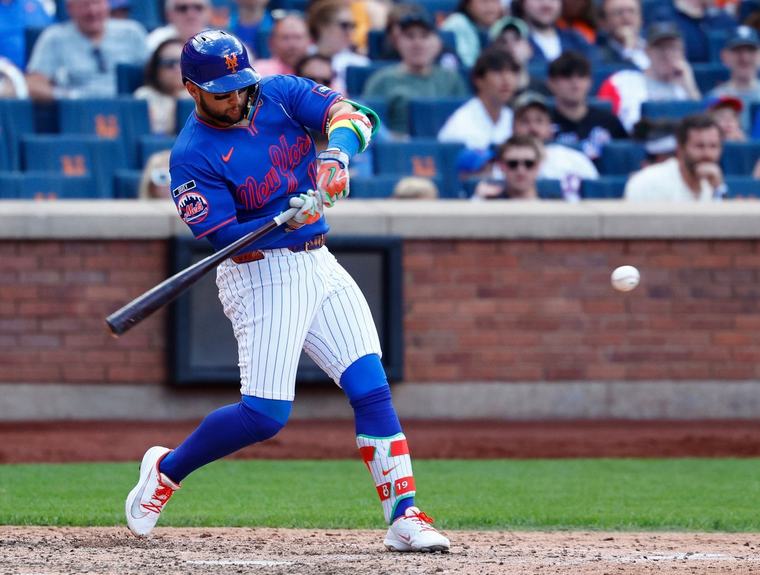 Bichette hits three-run homer in eighth inning as Mets rally past Giants