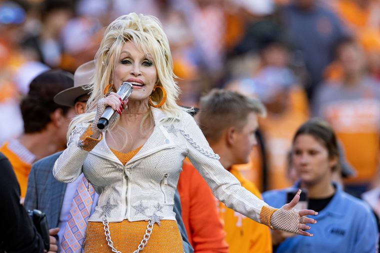 Tennessee Volunteers to honour late Dolly Parton with helmet sticker this season
