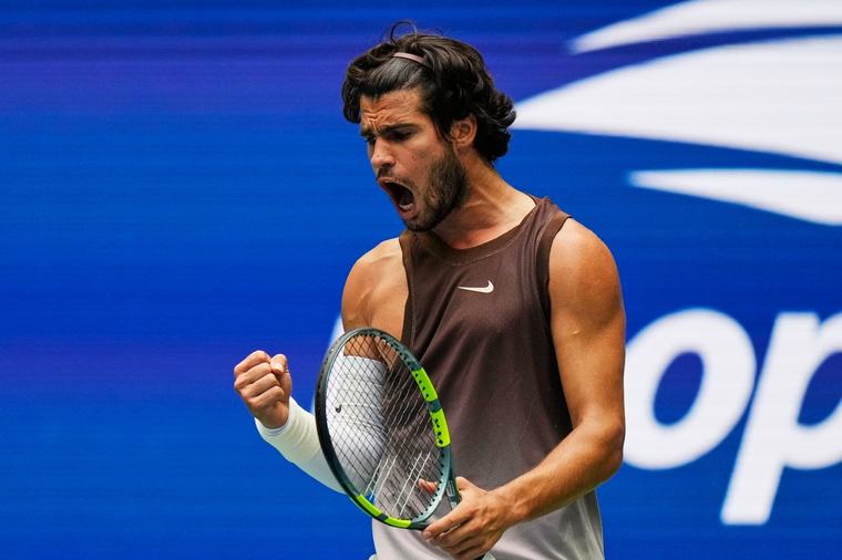 Carlos Alcaraz returns to the U.S. Open with a victory, Aryna Sabalenka also wins her first match