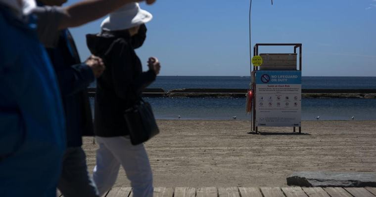Stay out of the water at 5 Toronto public beaches
