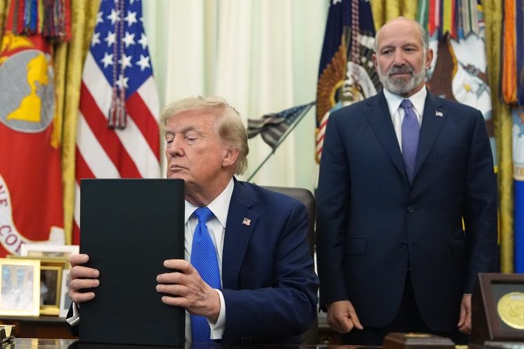 A judge blocks Trump's new bid to curb birthright citizenship, citing Supreme Court precedent