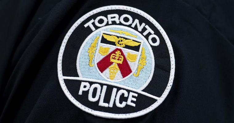 2 men dead in early morning crash in North York