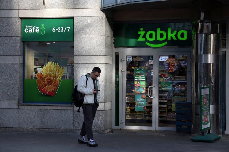 Couche-Tard reports solid but slowing sales growth in U.S. as it pushes ahead with takeover of Poland’s Zabka Group